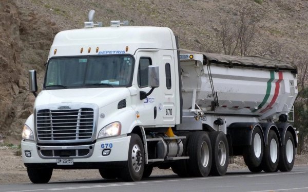 FREIGHTLINER CASCADIA