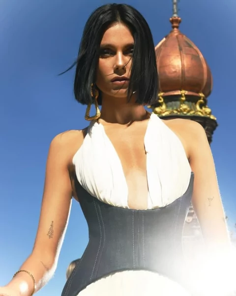 picture_387519136
